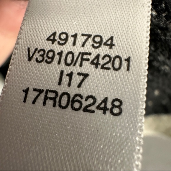 Lands' End wool blend poncho/shawl, one size, marled, fall, winter, layer - Picture 6 of 9